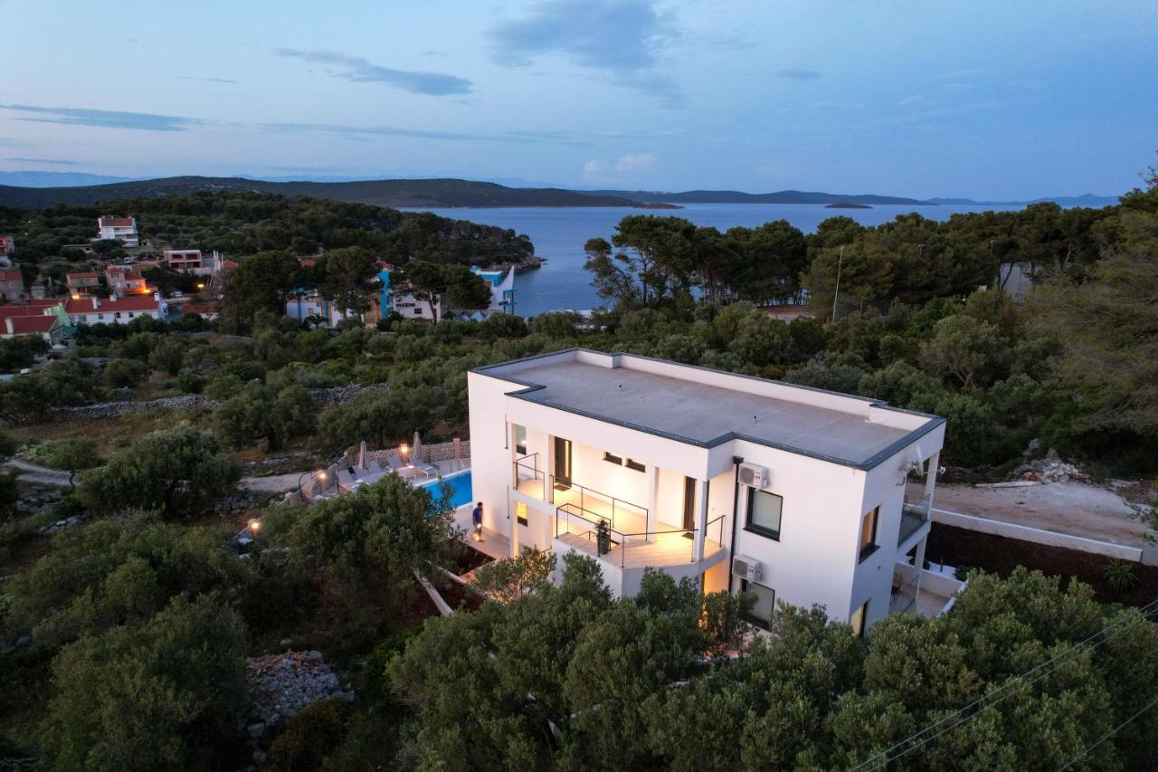 Luxury Mauro With Heated Pool Apartment *